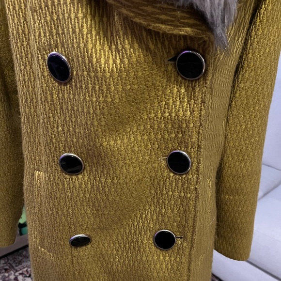 Merona Medium Faux Fur Double Breasted Mustard Yellow Coat M - Picture 3 of 6